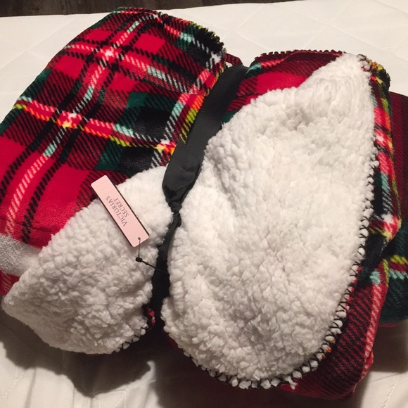 Victoria's Secret Other - Victoria’s Secret brand new blanket